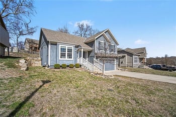 11224 Cernech Rd, Kansas City, KS 66109