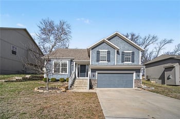11224 Cernech Rd, Kansas City, KS 66109