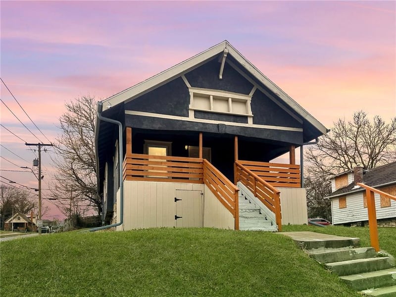 4242 College Ave, Kansas City, MO 64130