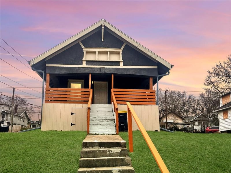 4242 College Ave, Kansas City, MO 64130