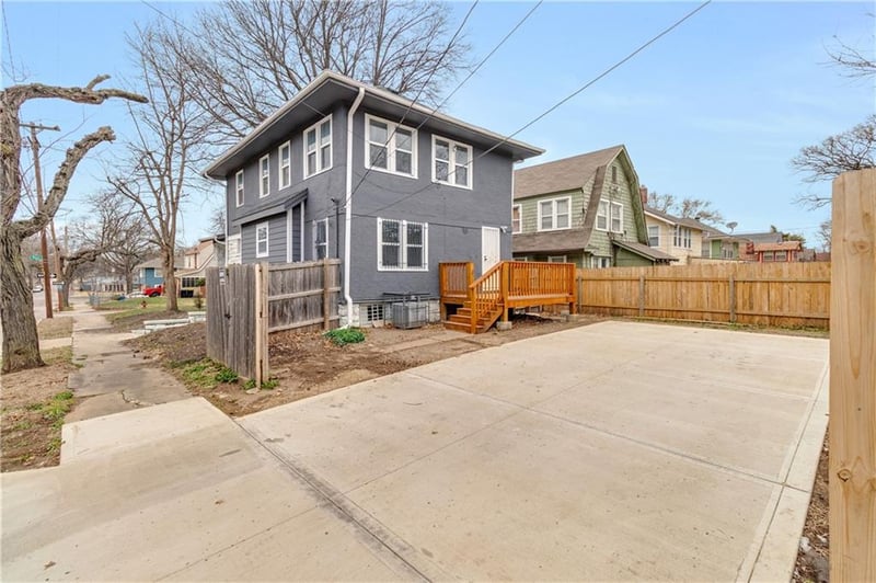 5647 Wayne Ave, Kansas City, MO 64110