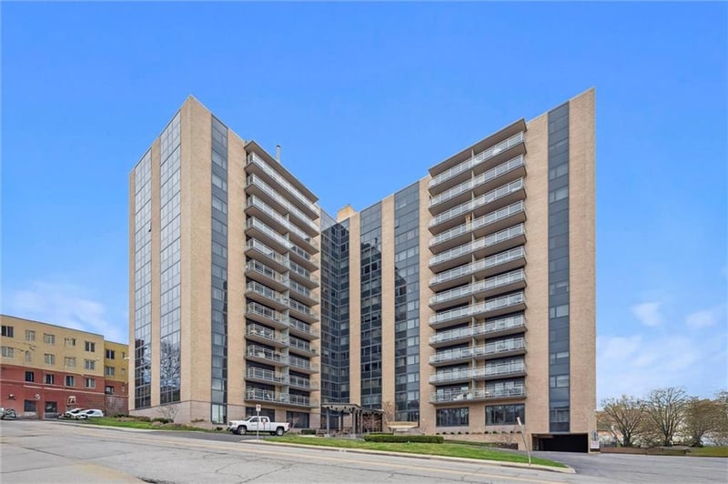 4545 Wornall Rd #1210, Kansas City, MO 64111