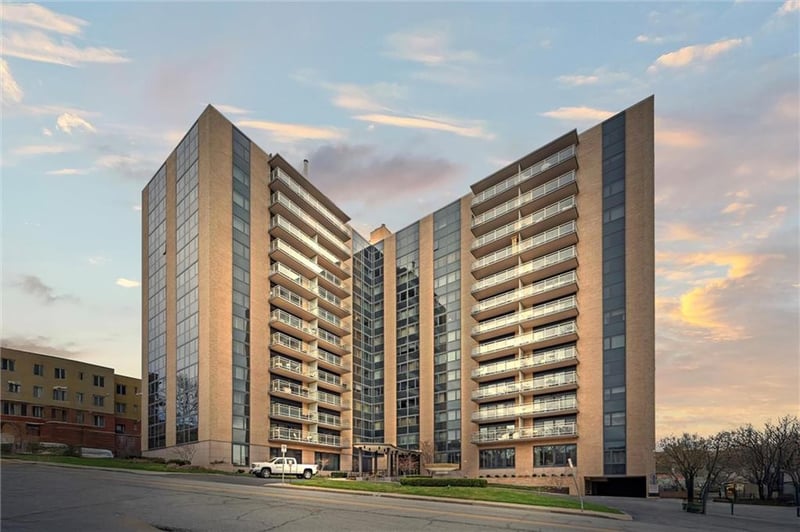 4545 Wornall Rd #1210, Kansas City, MO 64111