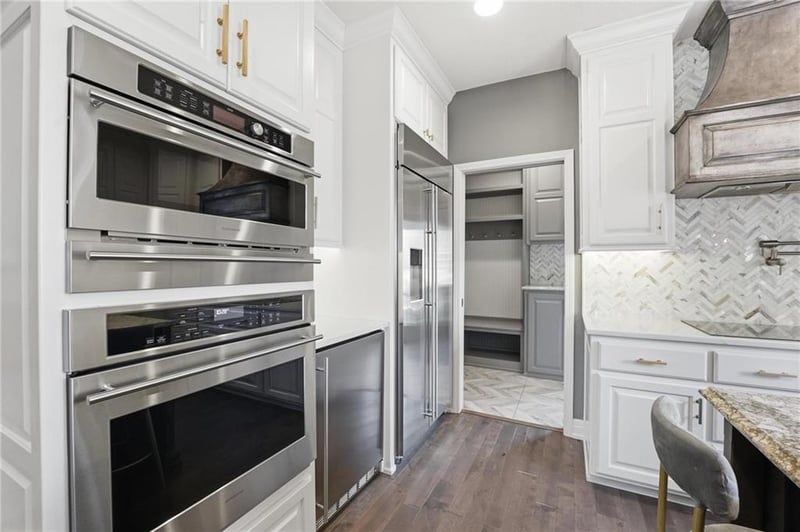 9206 146th Pl, Overland Park, KS 66221