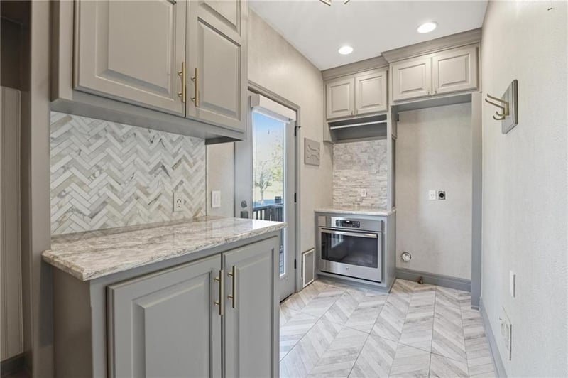 9206 146th Pl, Overland Park, KS 66221