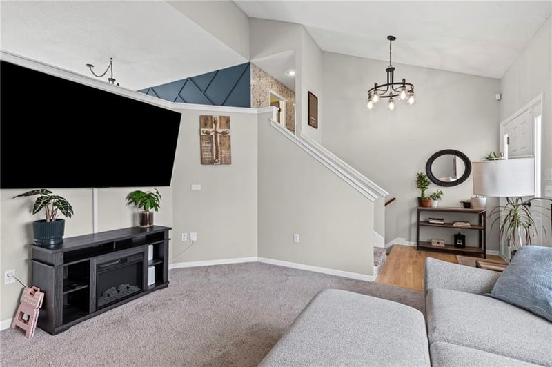 702 Eagle Dr, Grain Valley, MO 64029