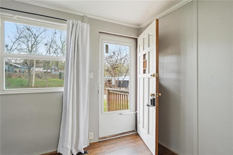 1108 46th Ter, Kansas City, MO 64116