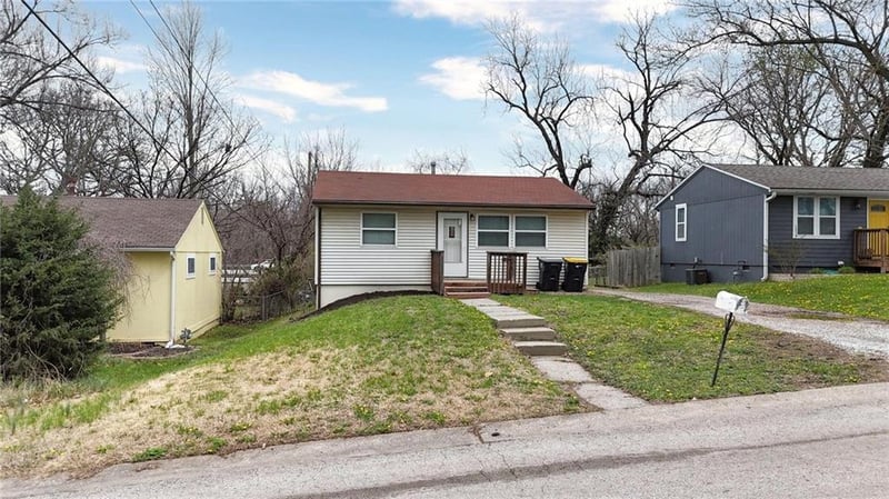 1108 46th Ter, Kansas City, MO 64116