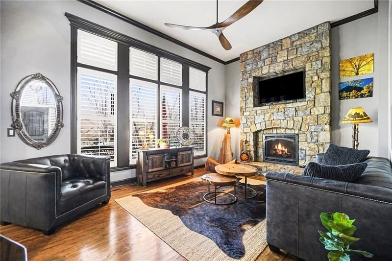 10009 Euclid Ave, Kansas City, MO 64155