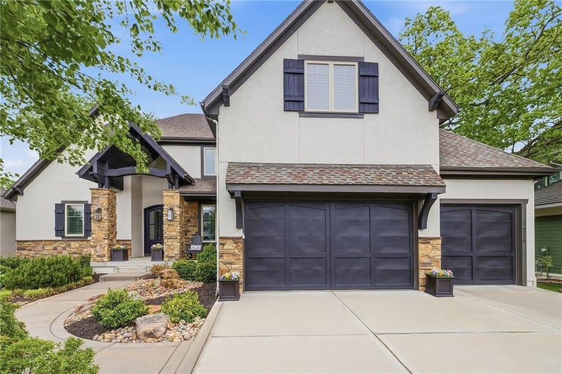 16218 Canterbury Rd, Overland Park, KS 66085