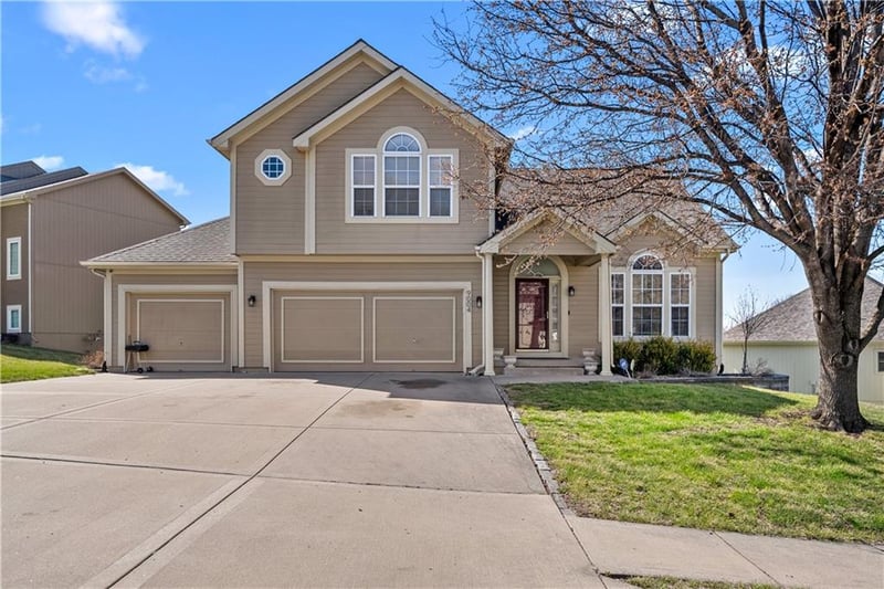 9004 Cosby Ave, Kansas City, MO 64154