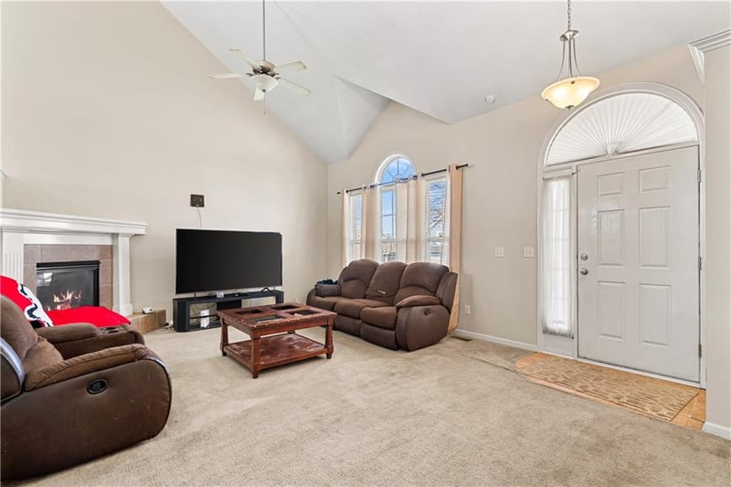 9004 Cosby Ave, Kansas City, MO 64154