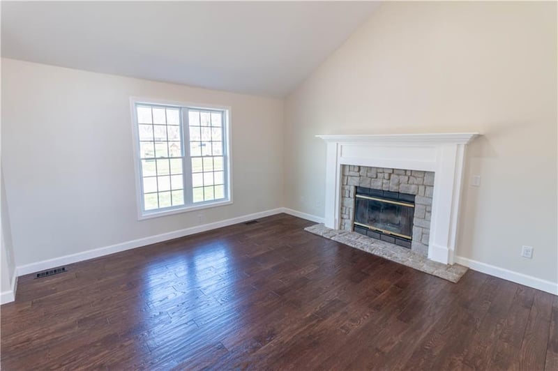 505 Santa Fe Dr, Gower, MO 64454