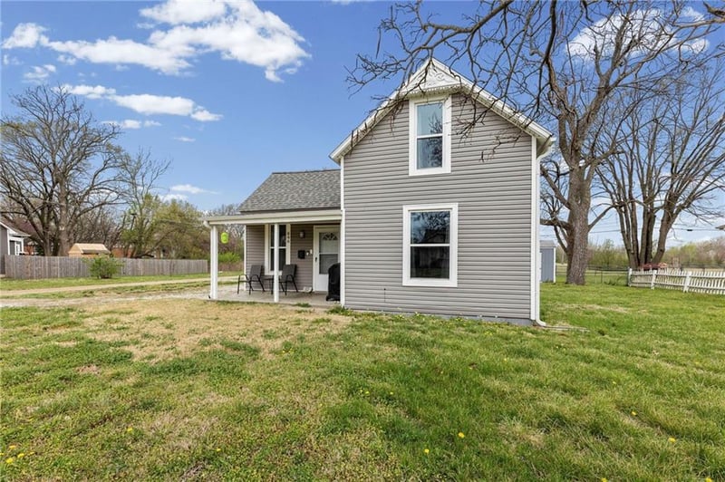 846 Olive St, Ottawa, KS 66067