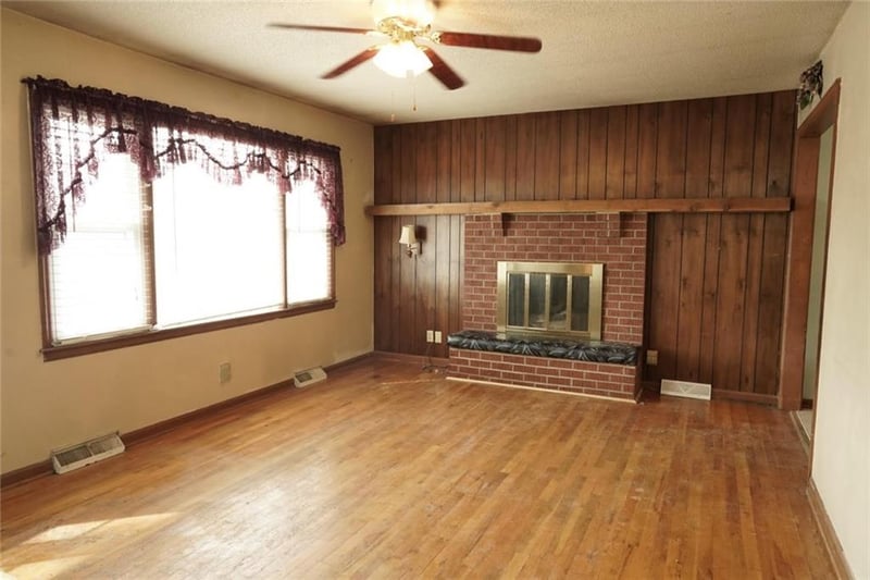 1203 S Highland Dr, Harrisonville, MO 64701