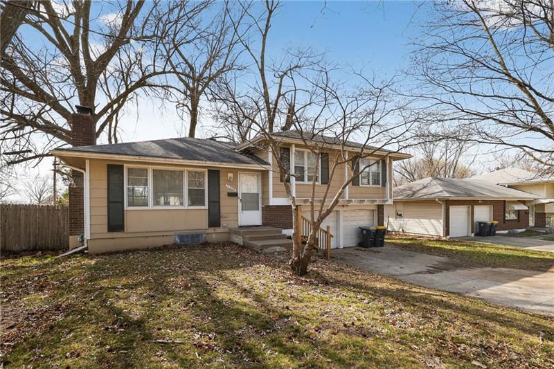 11504 Manchester Ave, Kansas City, MO 64134