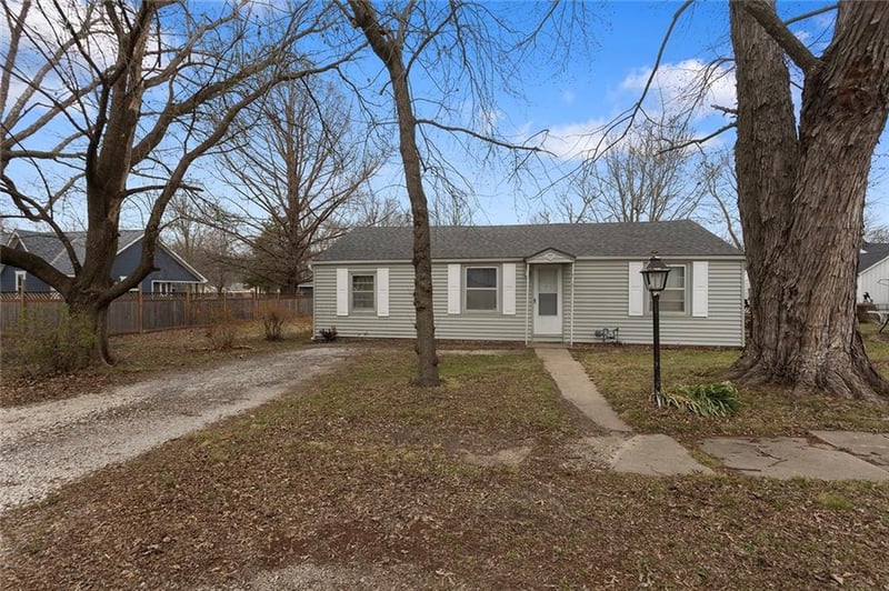 304 Ivy St, Garden City, MO 64747