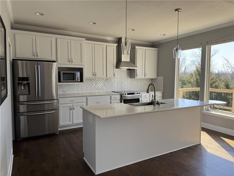 12627 Charlotte St, Kansas City, MO 64146