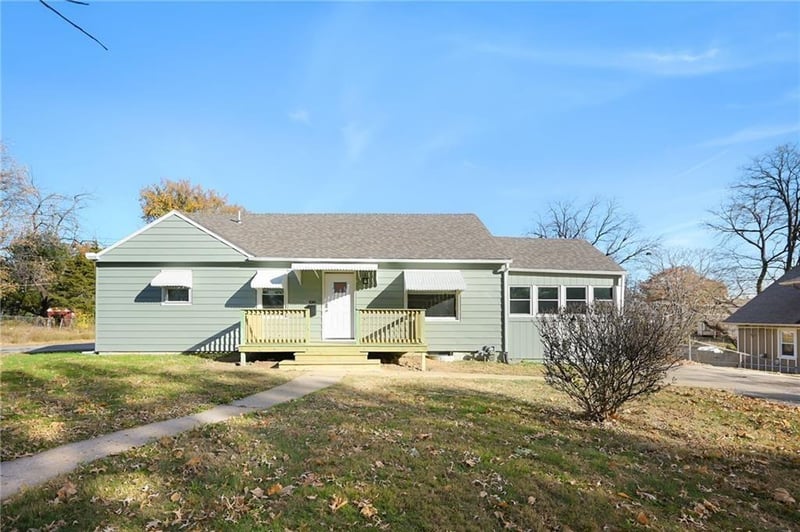 8301 Highland Ave, Kansas City, MO 64131