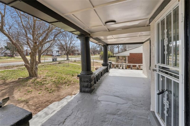 6046 Swope Pw, Kansas City, MO 64130