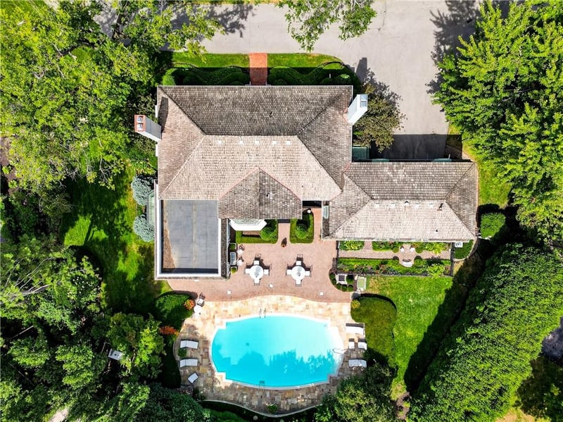2835 Verona Rd, Mission Hills, KS 66208