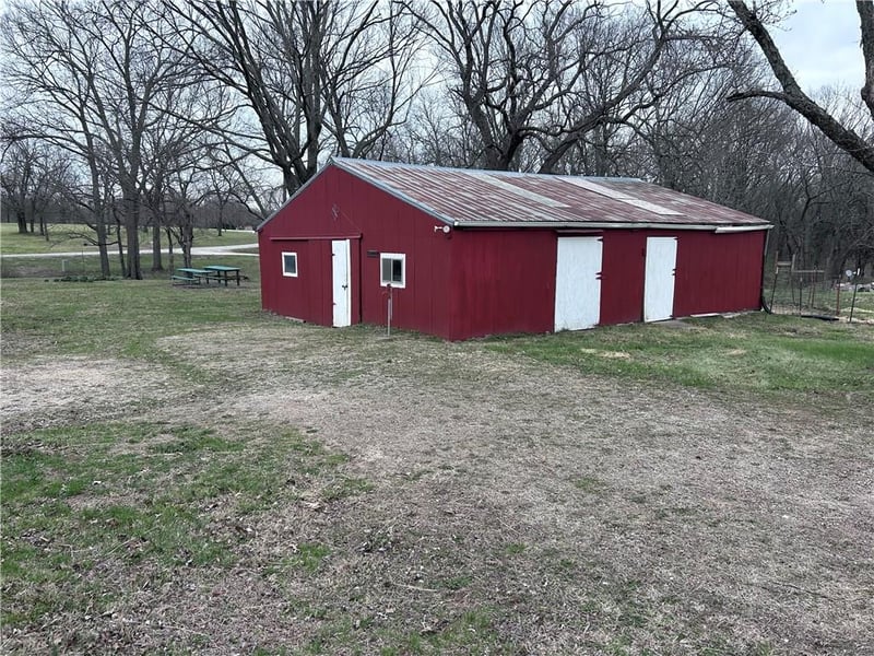 835 1710 Rd, Lawrence, KS 66049