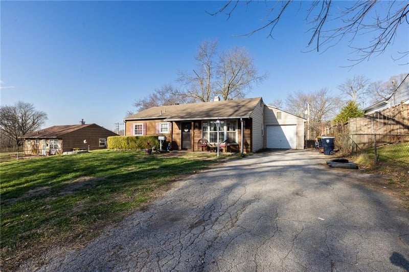 5304 Michigan Ave, Kansas City, MO 64118