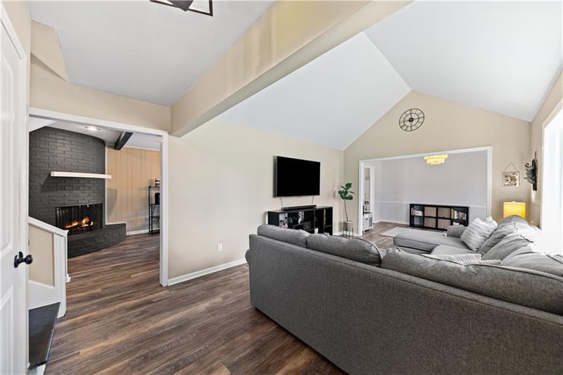 9745 Craig Dr, Overland Park, KS 66212