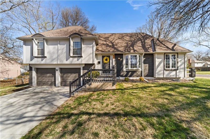 9745 Craig Dr, Overland Park, KS 66212