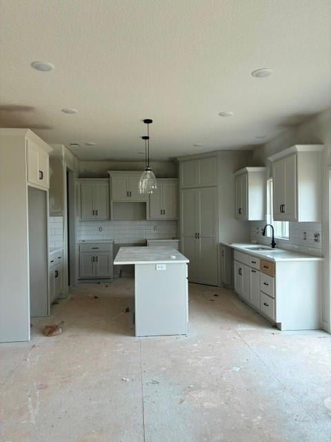 16192 Ryan Cir, Parkville, MO 64152