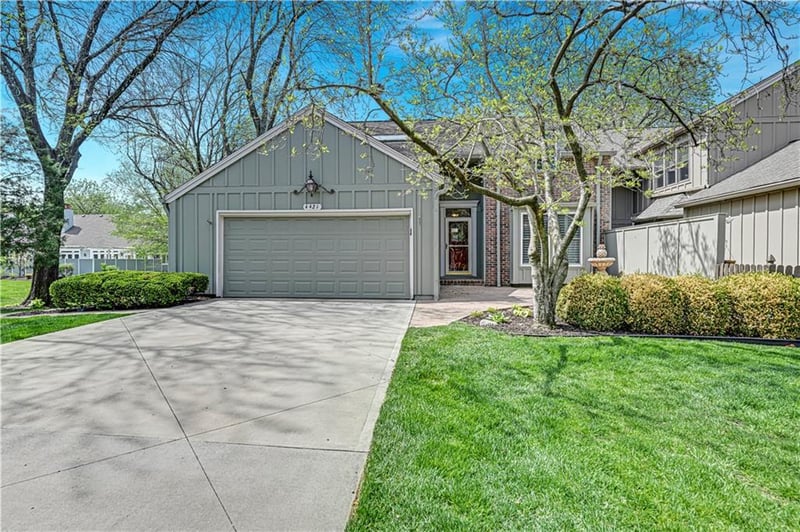 4421 112th Ter, Leawood, KS 66211