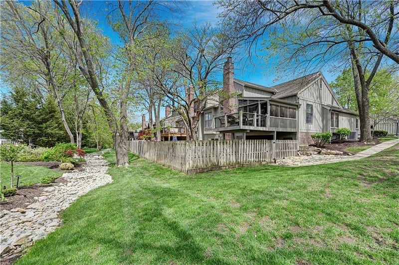 4421 112th Ter, Leawood, KS 66211