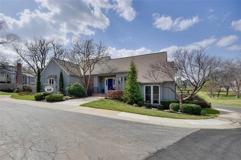4421 112th Ter, Leawood, KS 66211