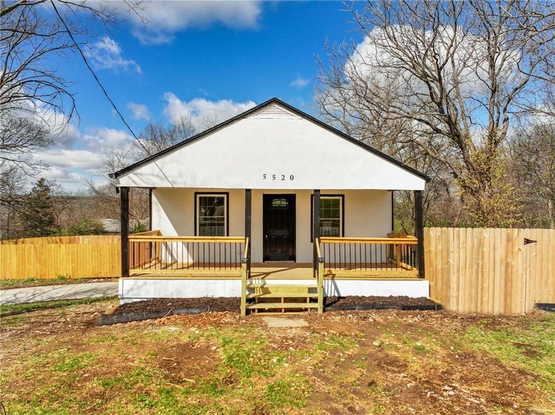 5520 Topping Ave, Kansas City, MO 64129