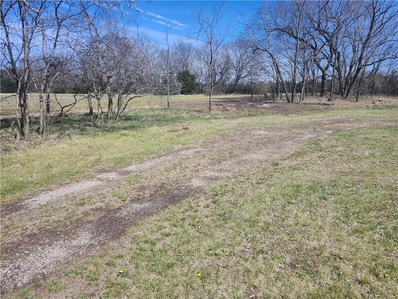 23779 County Road 1077 Rd, Parker, KS 66072
