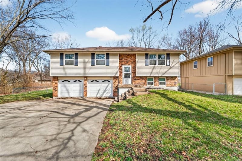 600 114th St, Kansas City, MO 64155