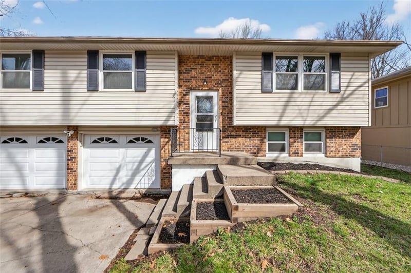 600 114th St, Kansas City, MO 64155