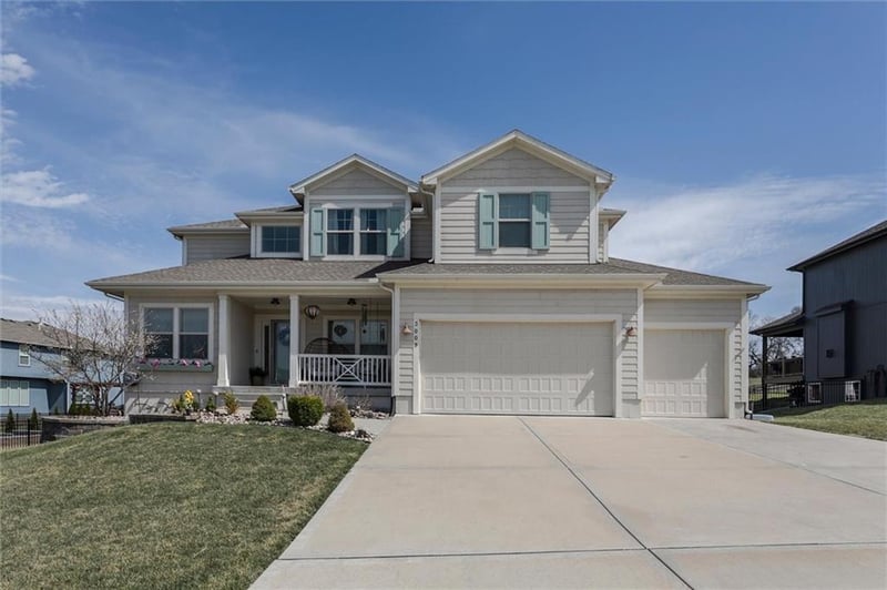 3009 Arthur Dr, Lee's Summit, MO 64082