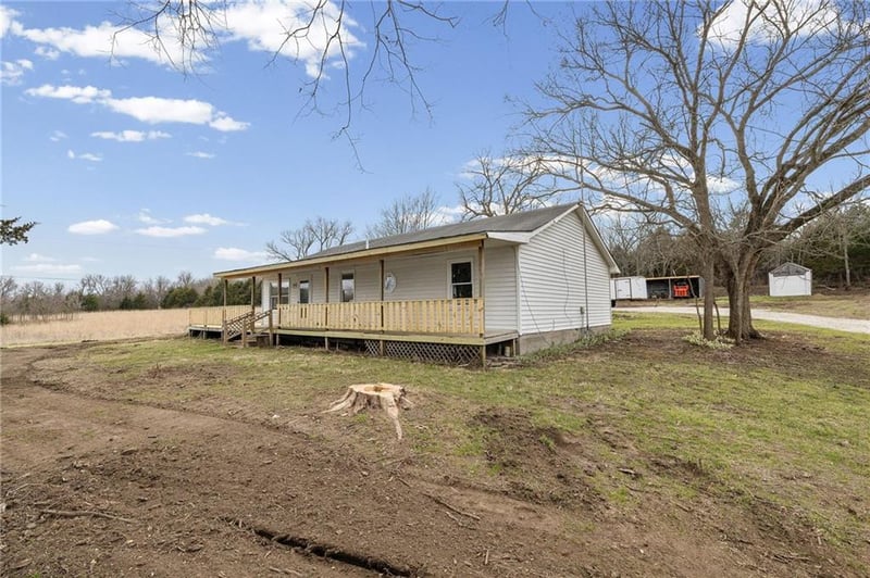 17394 Devlin Rd, Parker, KS 66072