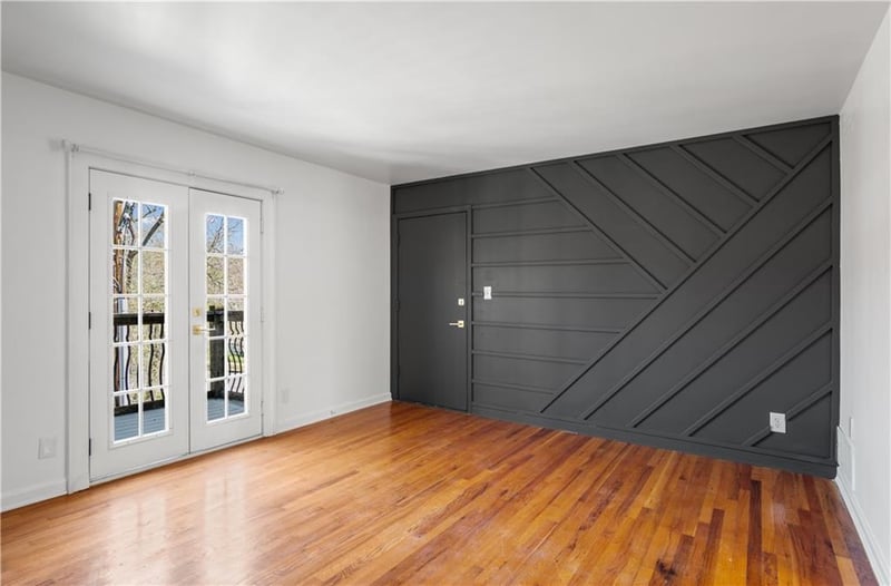 1207 45th St #3W, Kansas City, MO 64111