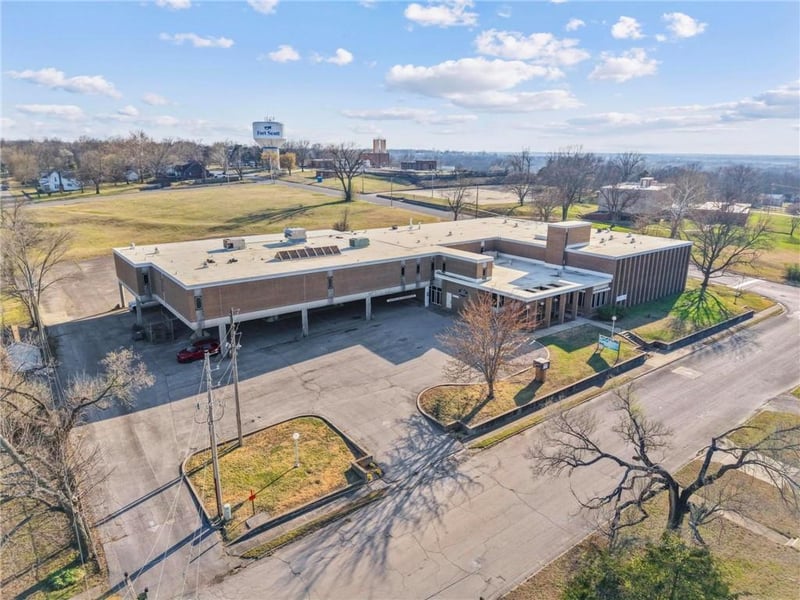 710 8th St, Fort Scott, KS 66701