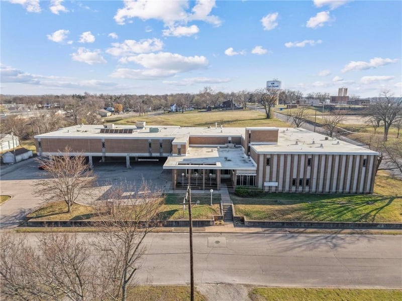 710 8th St, Fort Scott, KS 66701