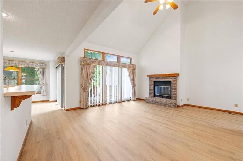 15456 Floyd St, Overland Park, KS 66223