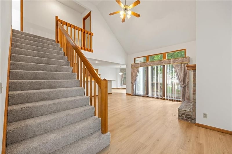 15456 Floyd St, Overland Park, KS 66223