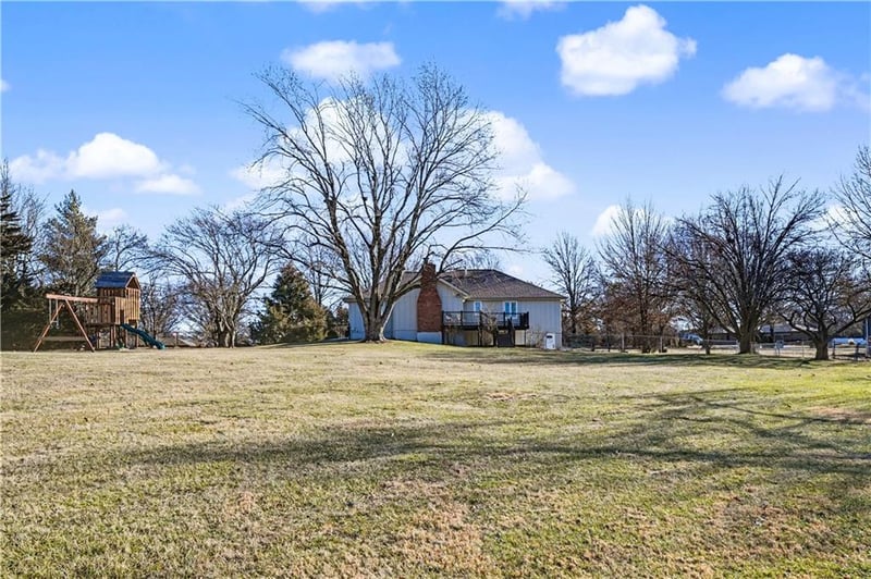 19430 Hardy St, Stilwell, KS 66085