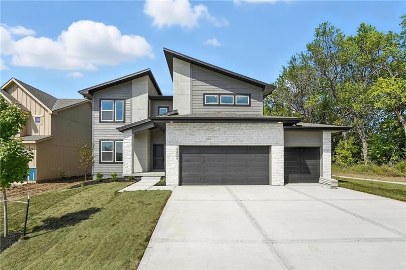 1505 Meadowlark Ct, Oak Grove, MO 64075