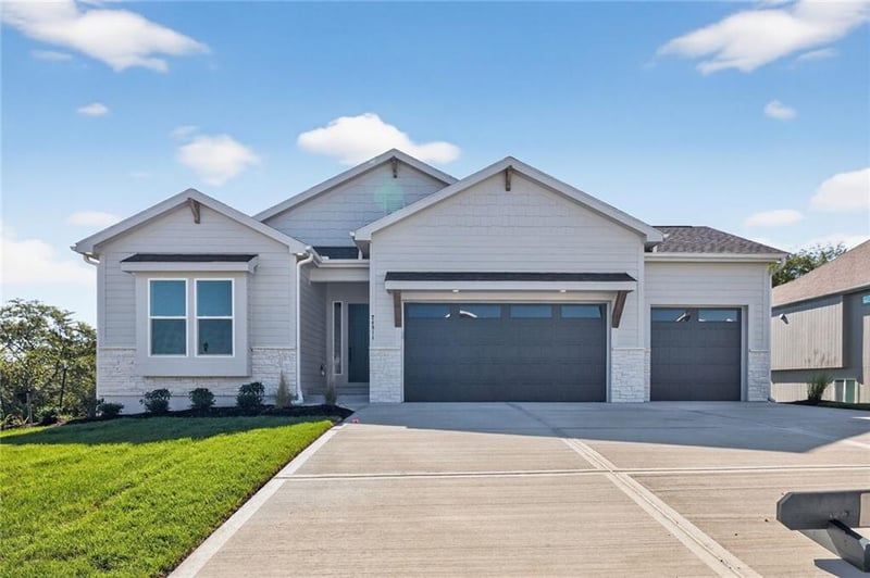 24908 145th St, Olathe, KS 66061