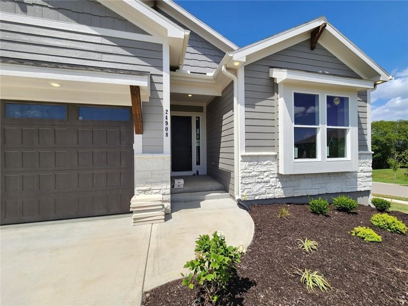 24908 145th St, Olathe, KS 66061