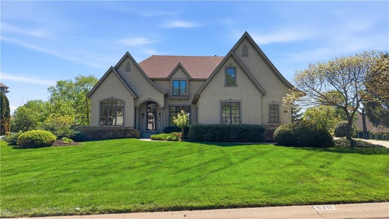 5211 149th St, Leawood, KS 66224