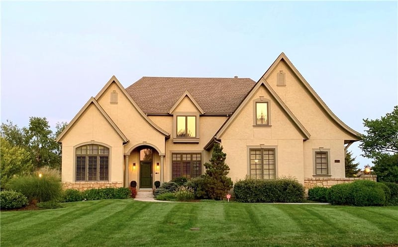 5211 149th St, Overland Park, KS 66224